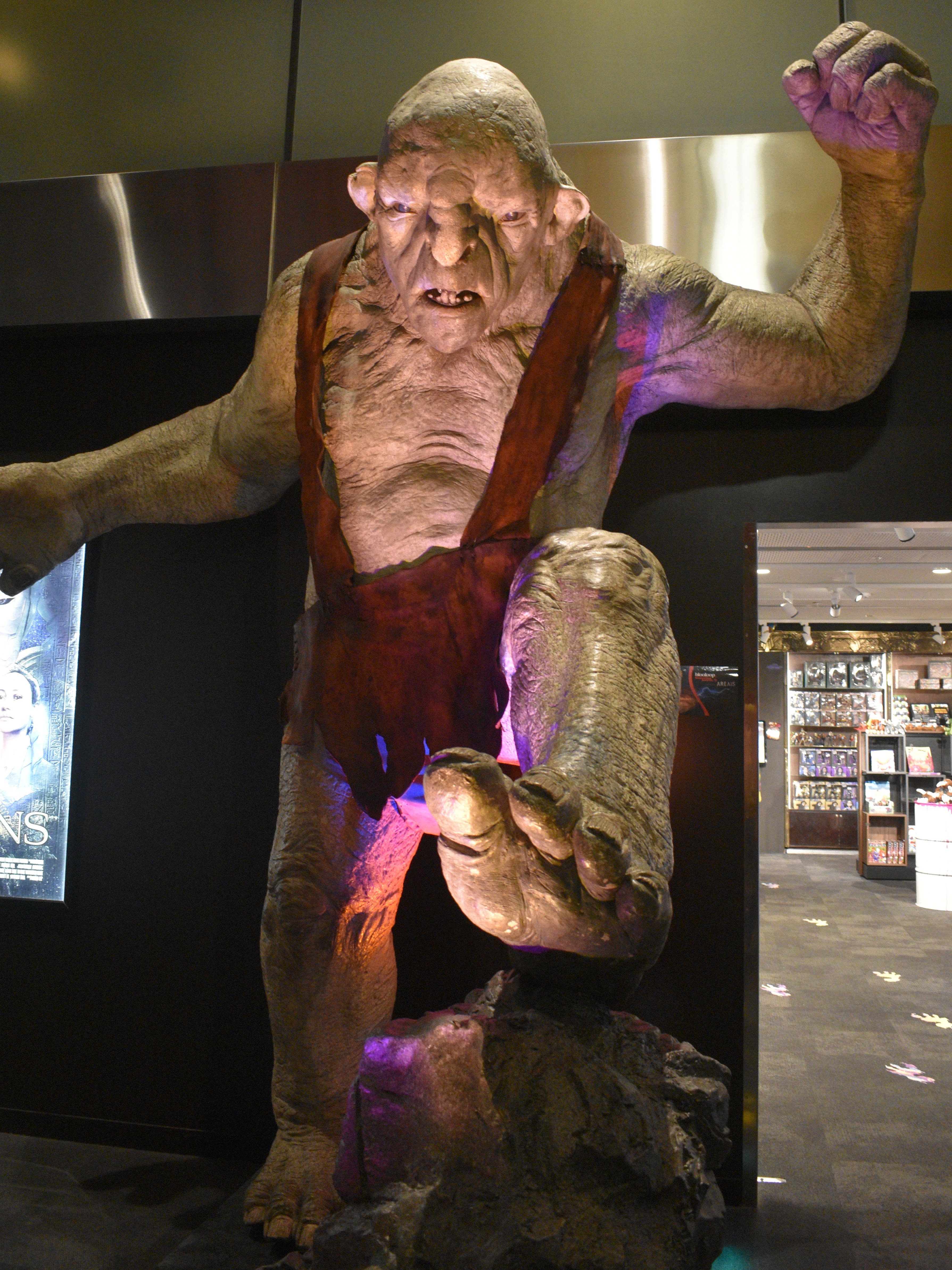 Hobbit troll statue